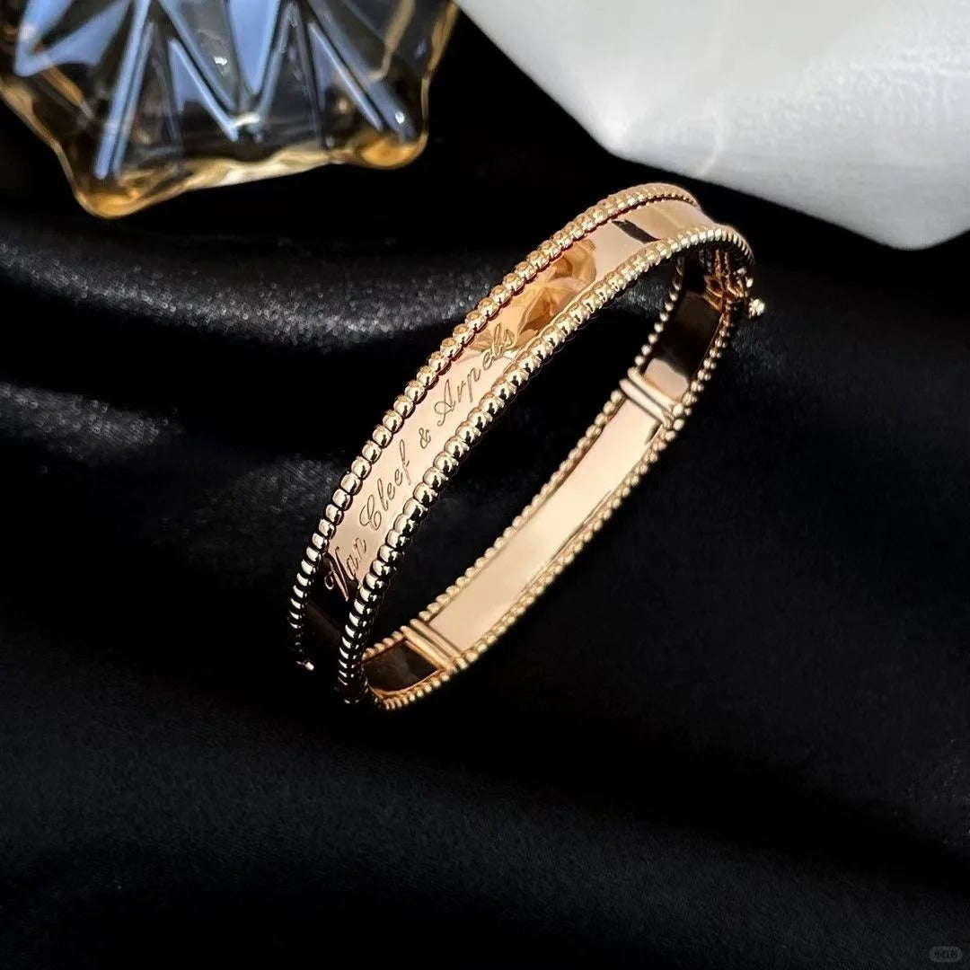 [Cadisa]CLOVER PERLEE BRACELET SIGNATURE ENGRAVING SERIES