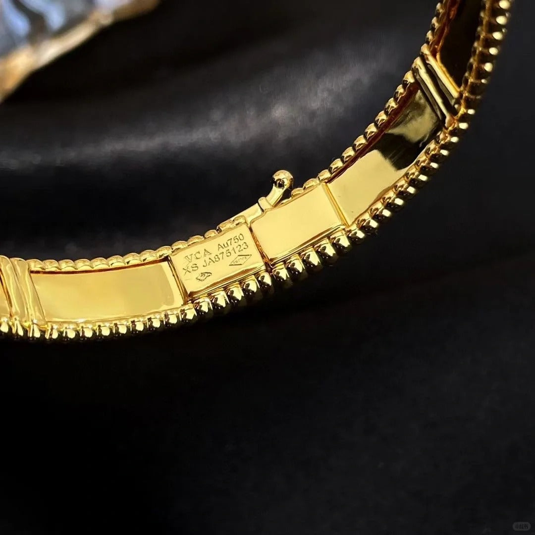 [Cadisa]CLOVER PERLEE BRACELET SIGNATURE ENGRAVING SERIES
