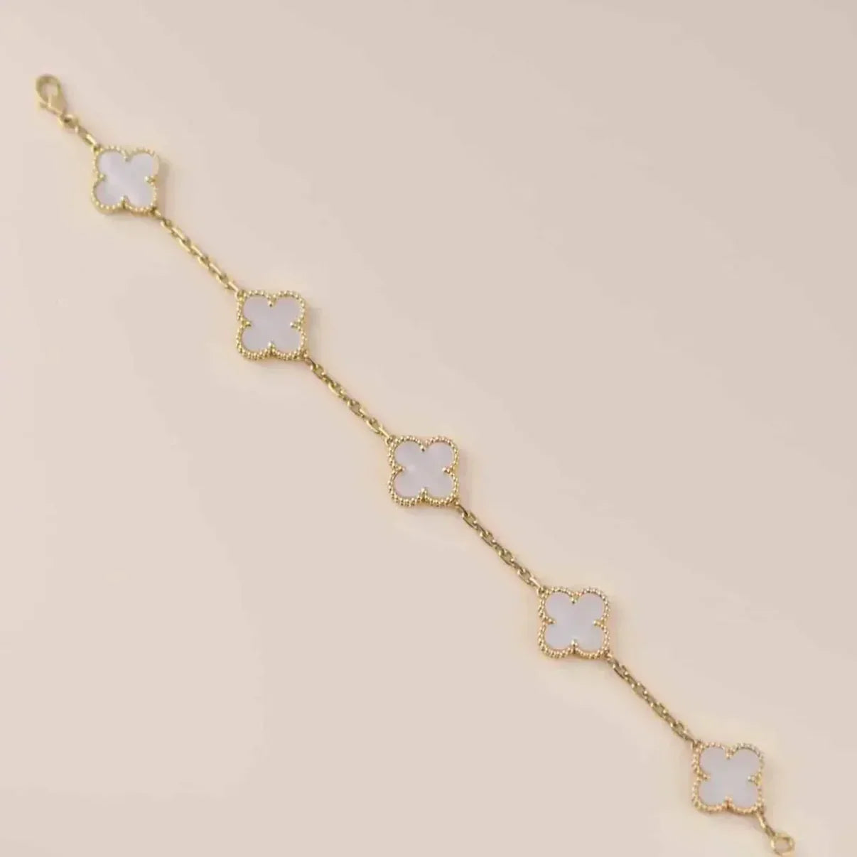 [Gaonasi]CLOVER WHITE PEARL MOP 5 MOTIF BRACELET COLLECTION