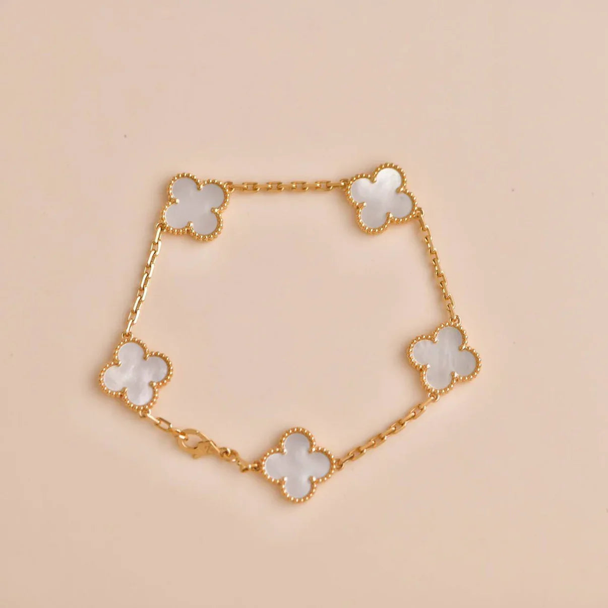 [Gaonasi]CLOVER WHITE PEARL MOP 5 MOTIF BRACELET COLLECTION