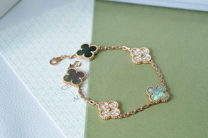 [Gaonasi] CLOVER 5 MOTIF GRAY MOP BRACELET COLLECTION