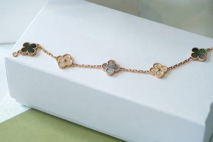 [Gaonasi] CLOVER 5 MOTIF GRAY MOP BRACELET COLLECTION