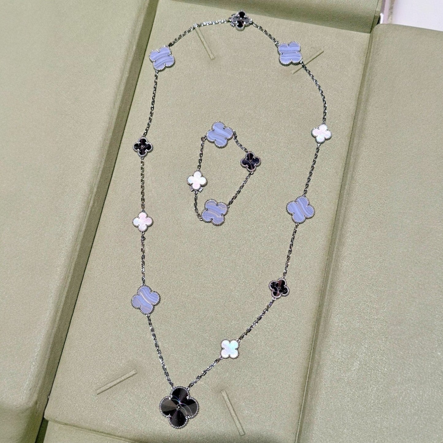 [Gaonasi]DETACHABLE CLOVER 15(11+4) FLOWER SILVER NECKLACE SET