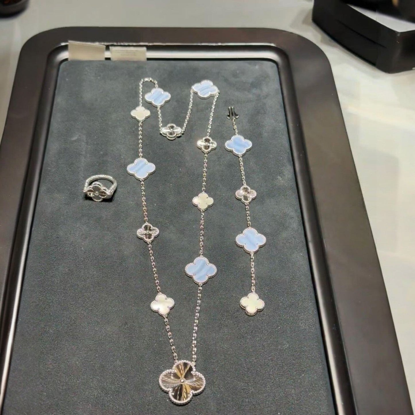[Gaonasi]DETACHABLE CLOVER 15(11+4) FLOWER SILVER NECKLACE SET