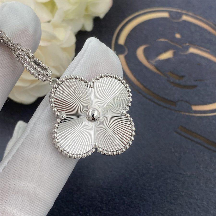[Gaonasi]CLOVER 25MM SILVER BIG CLOVER NECKLACE