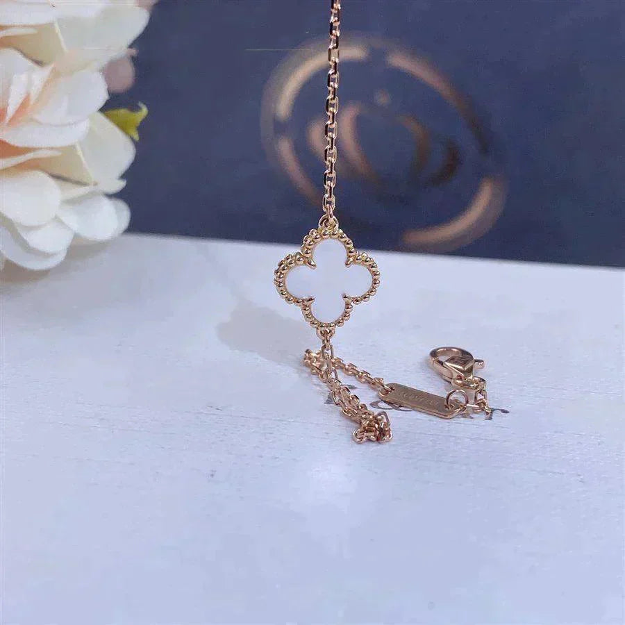 [Gaonasi]CLOVER WHITE MOP SINGLE FLOWER BRACELET
