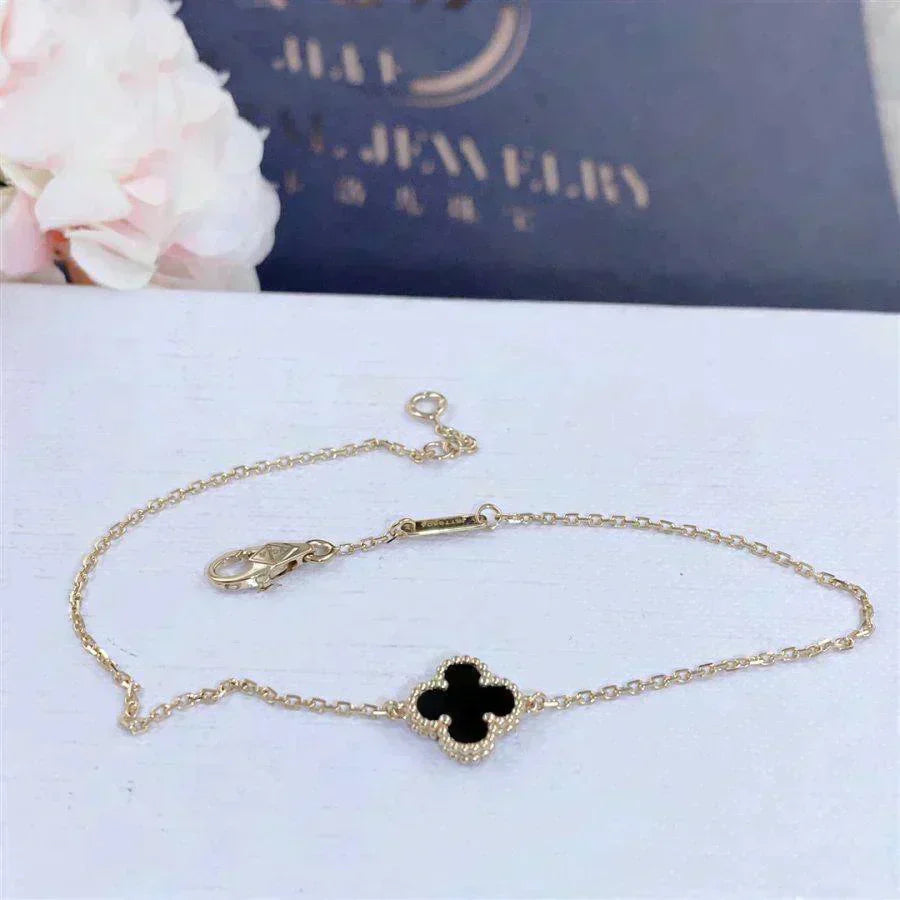 [Gaonasi]CLOVER ONYX SINGLE FLOWER BRACELET