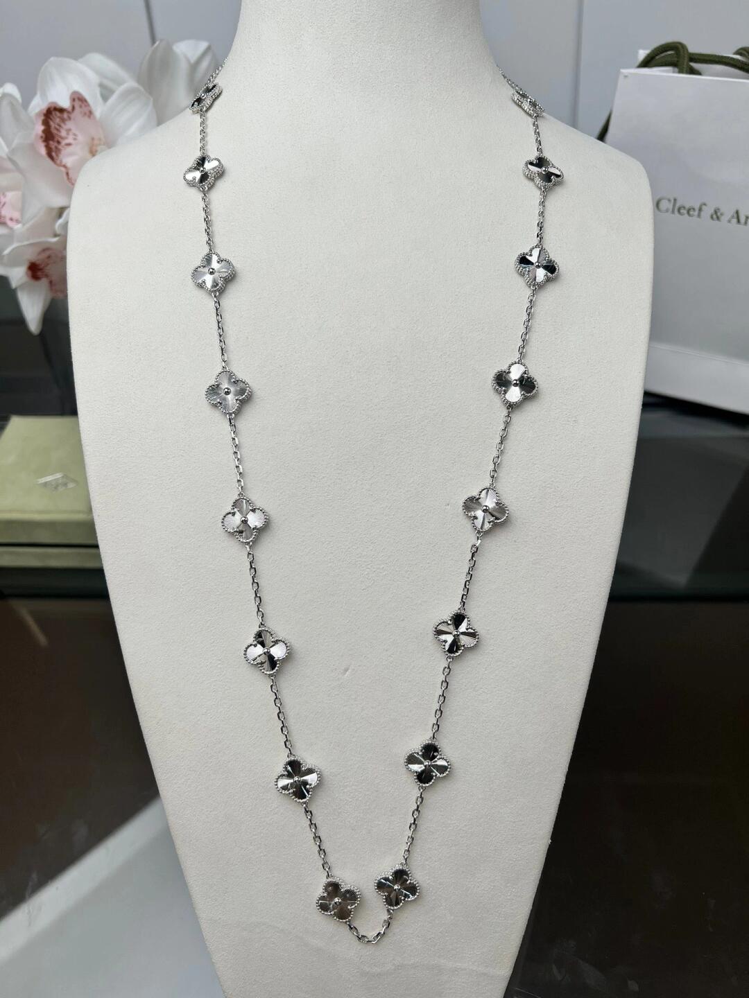 [Gaonasi]CLOVER 20 MOTIFS  LASER SILVER