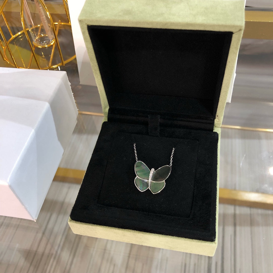 [Gaonasi]LARGE BUTTERFLY SILVER PENDANT DIAMOND NECKLACE