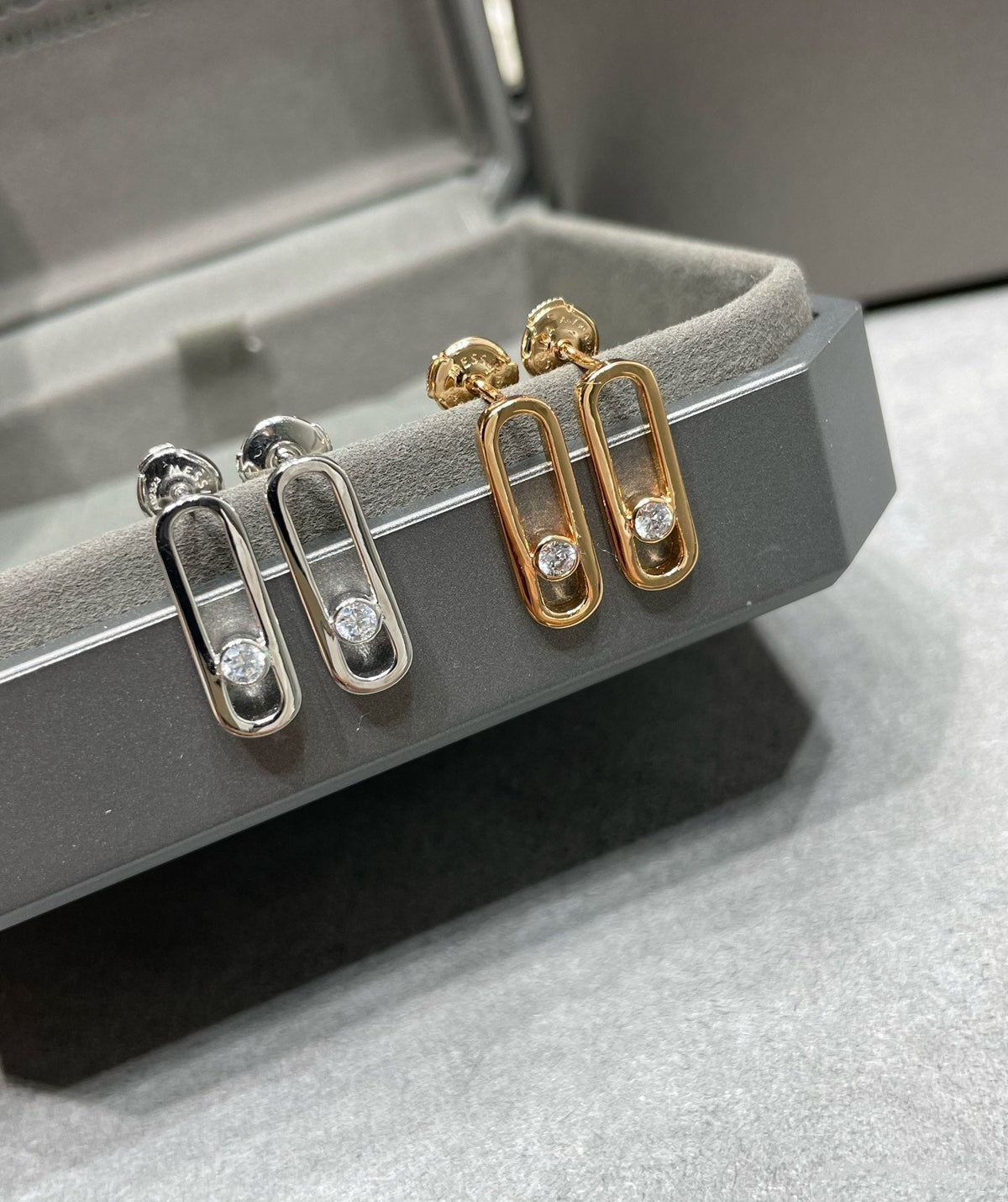 [Cadisa]MOVE UNO SMALL 1 DIAMOND EARRINGS