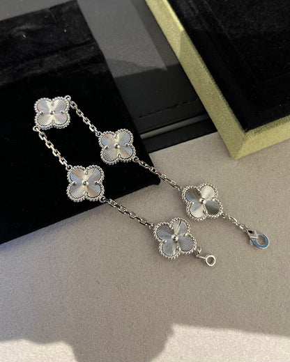 [Gaonasi] CLOVER 5 MOTIF LASER BRACELET COLLECTION